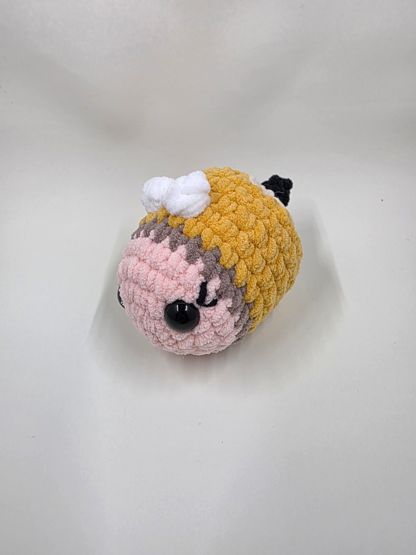 ✏️🐝 Small Crochet Bee Buddy – Pencil-Inspired Plush